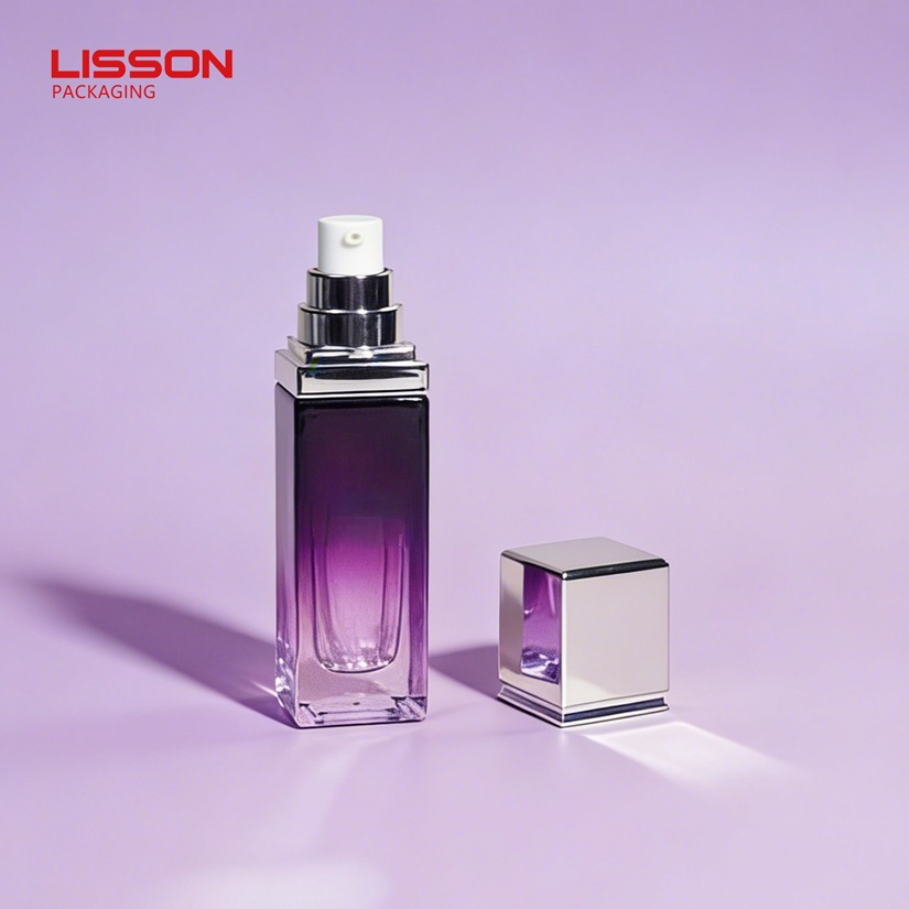 Choosing Between Glass and Plastic Lotion Bottles