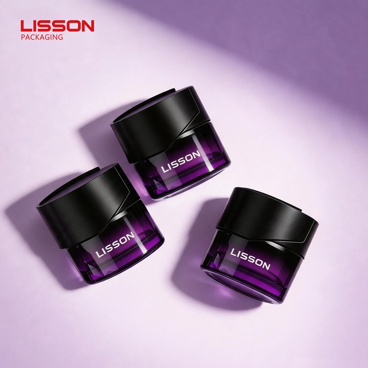 Dark Glass vs. Clear Glass Jars: How UV Protection Extends Skincare Shelf Life
